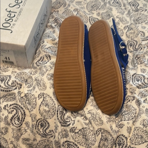 Booties - Picture 3 of 4